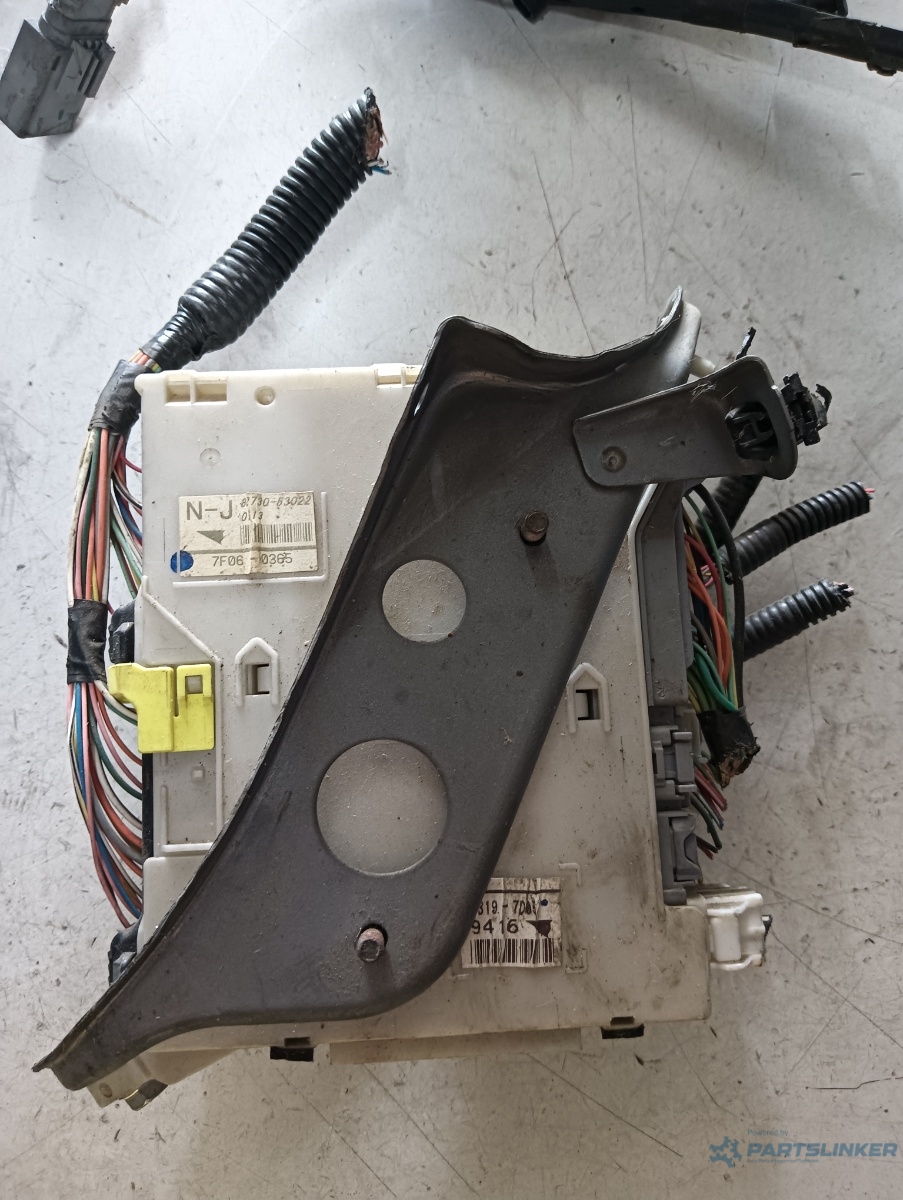 Panou sigurante LEXUS IS II Saloon (GSE2_, ALE2_, USE2_) [ 2005 - 2013 ] OEM 8273053022