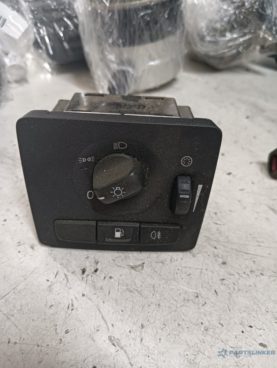 Bloc lumini  VOLVO V50 (MW, 545) [ 2003 - 2012 ] OEM 30739297