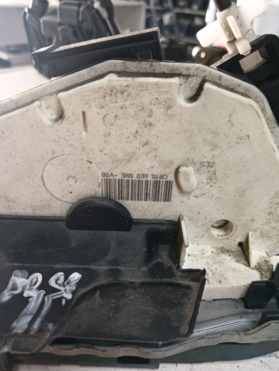 Broasca usa dreapta spate VOLKSWAGEN TIGUAN 5N_ 2007 - > 5n0839016d – foto 2