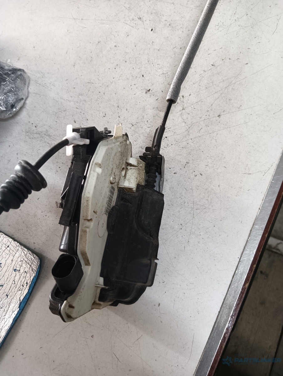 Broasca usa dreapta fata VOLKSWAGEN TIGUAN 5N_ 2007 - > 5n1837016c