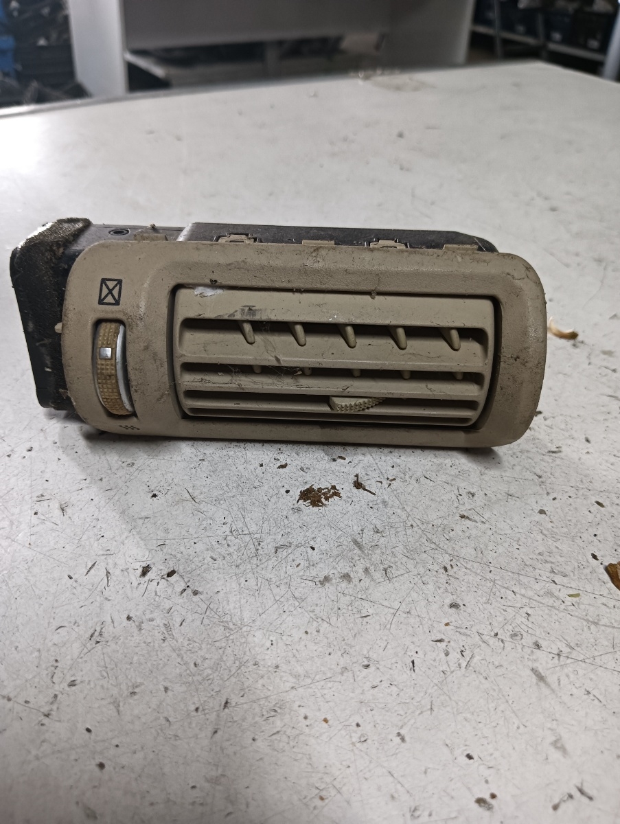 Guri ventilatie stanga fata HYUNDAI SANTA FE II (CM) [ 2005 - 2012 ]