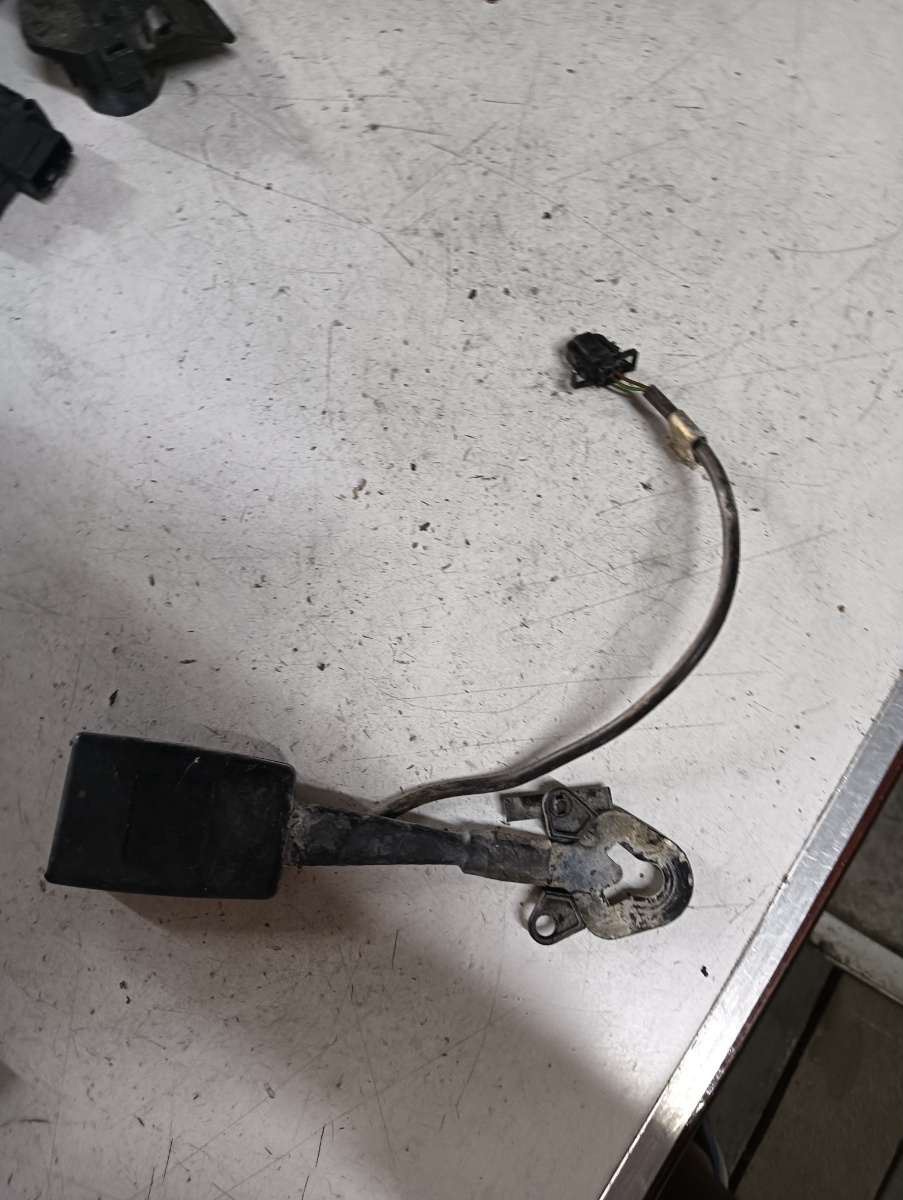 Pretensionare  stanga fata AUDI A6/S6 III Saloon (4F2, C6) [ 2004 - 2011 ] OEM 8e0857755d – foto 2