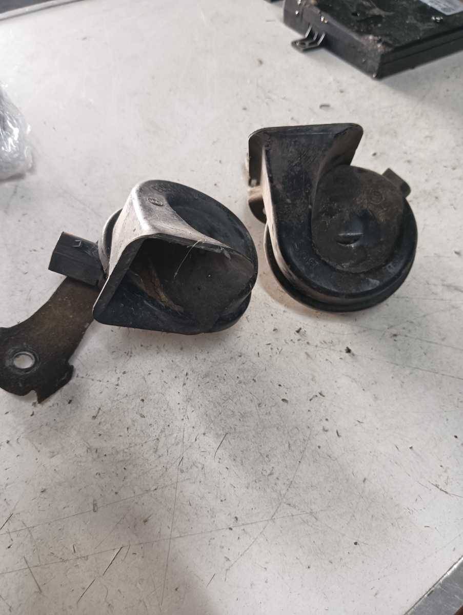 Claxon VOLKSWAGEN GOLF PLUS (5M1, 521) [ 2004 - 2013 ] – foto 2
