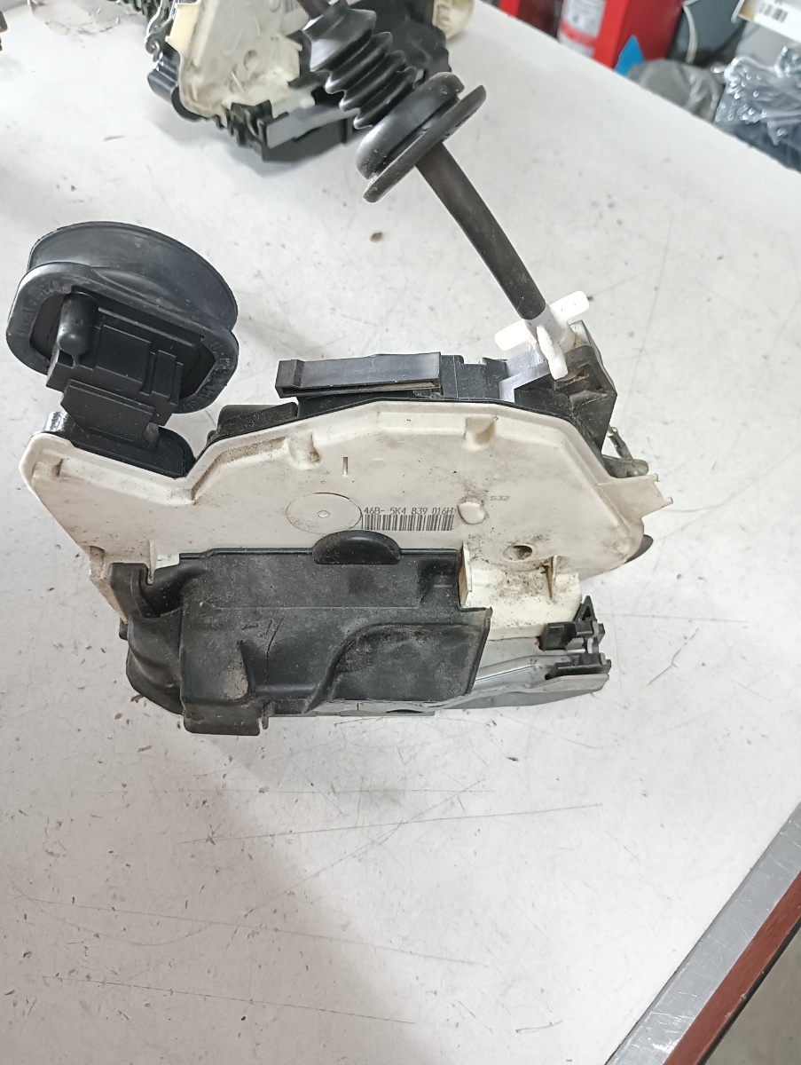 Broasca usa dreapta spate VOLKSWAGEN GOLF VI (5K1) [ 2008 - 2013 ] OEM 5k4839016h