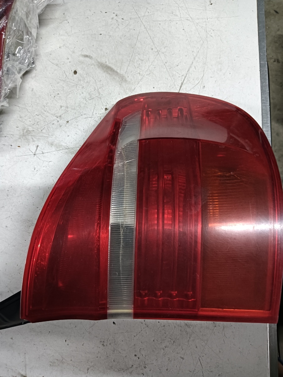 Lampa spate / stop dreapta spate BMW X5 II (E70) [ 2006 - 2013 ] OEM 7200818