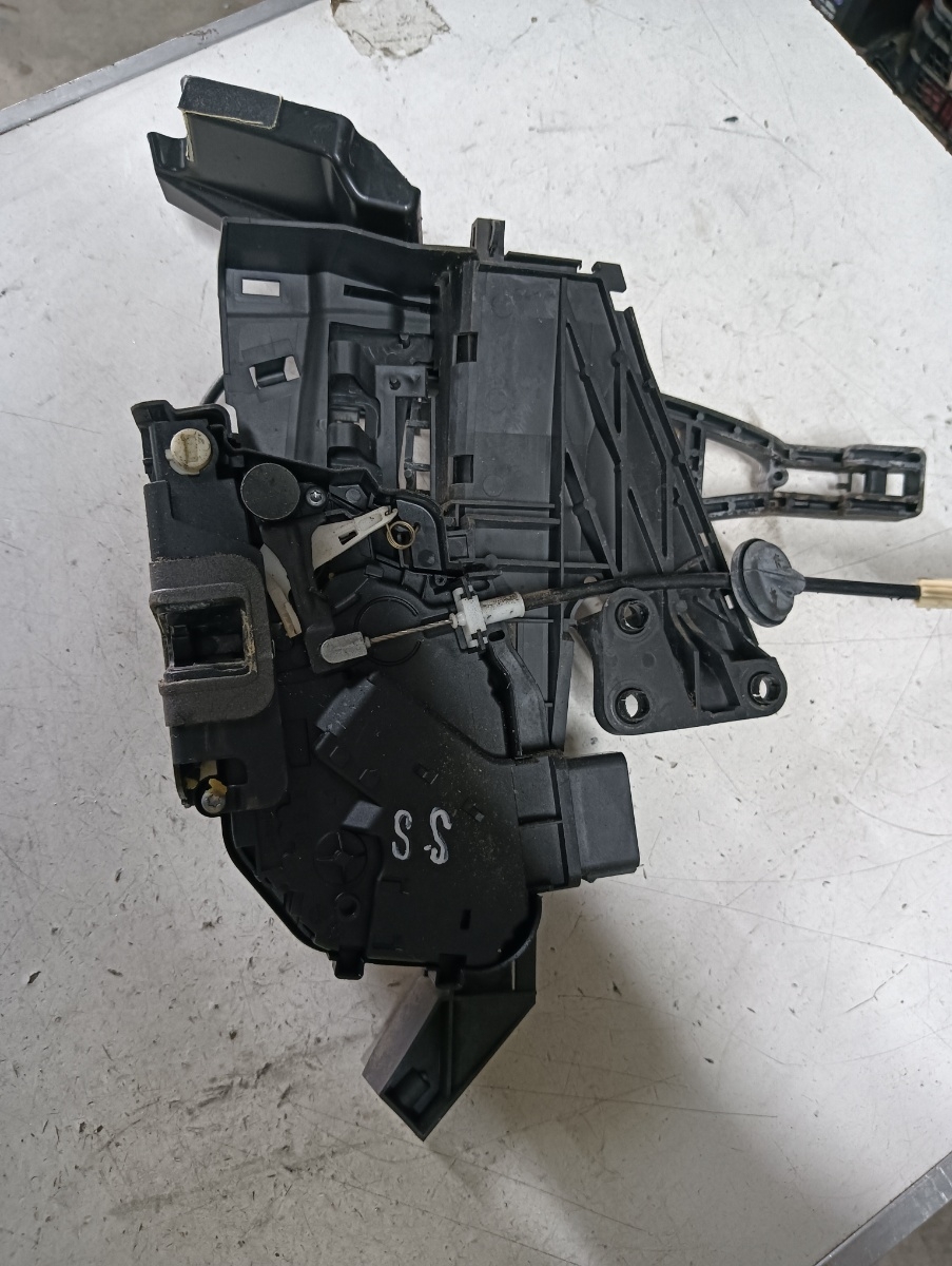 Broasca usa stanga spate FORD KUGA I [ 2008 - 2012 ]
