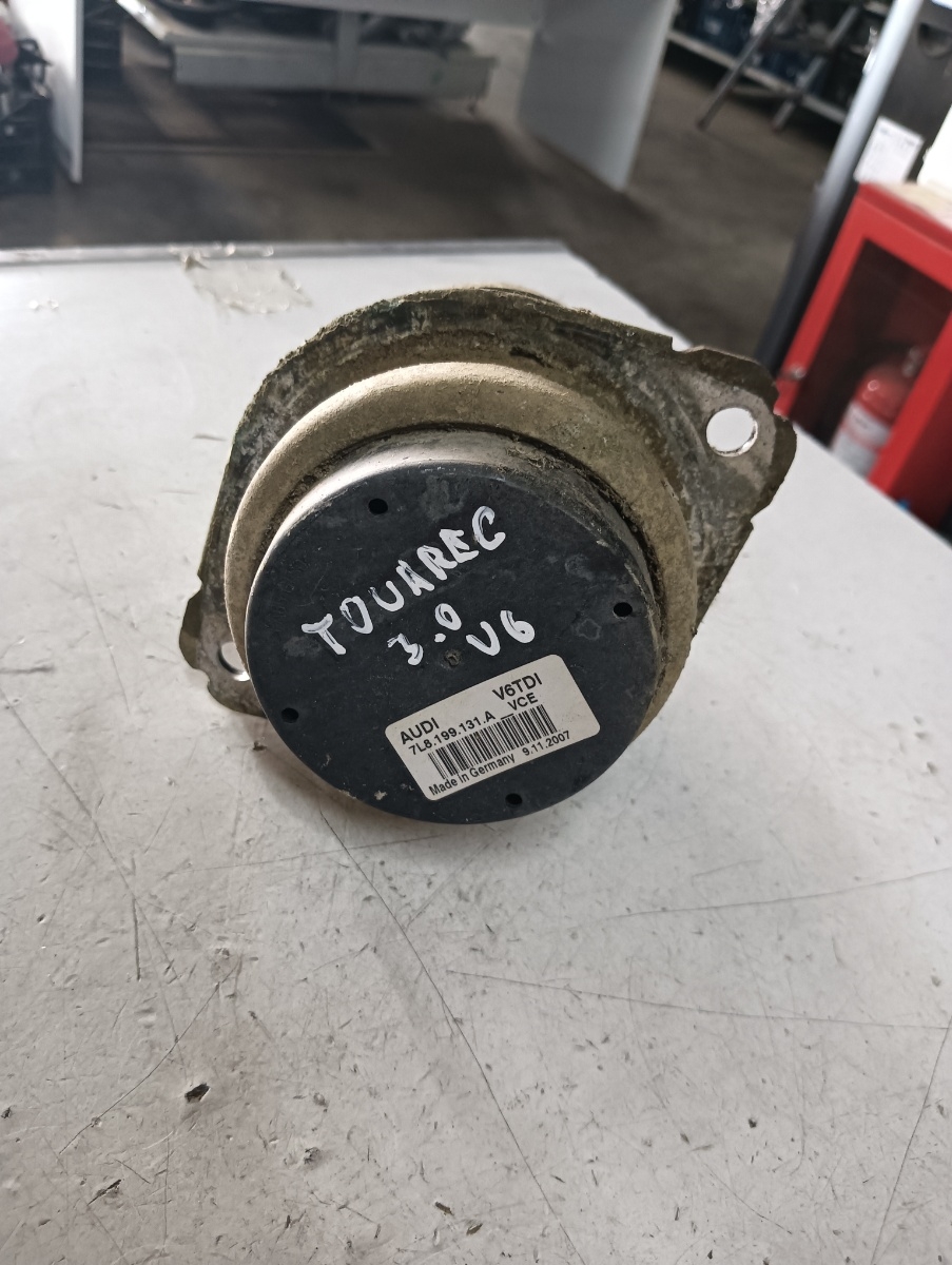 Tampon motor stanga VOLKSWAGEN TOUAREG (7LA, 7L6, 7L7) [ 2002 - 2013 ] V6 TDI (CASA, CASC) 176KW|240HP OEM 7l8199131a
