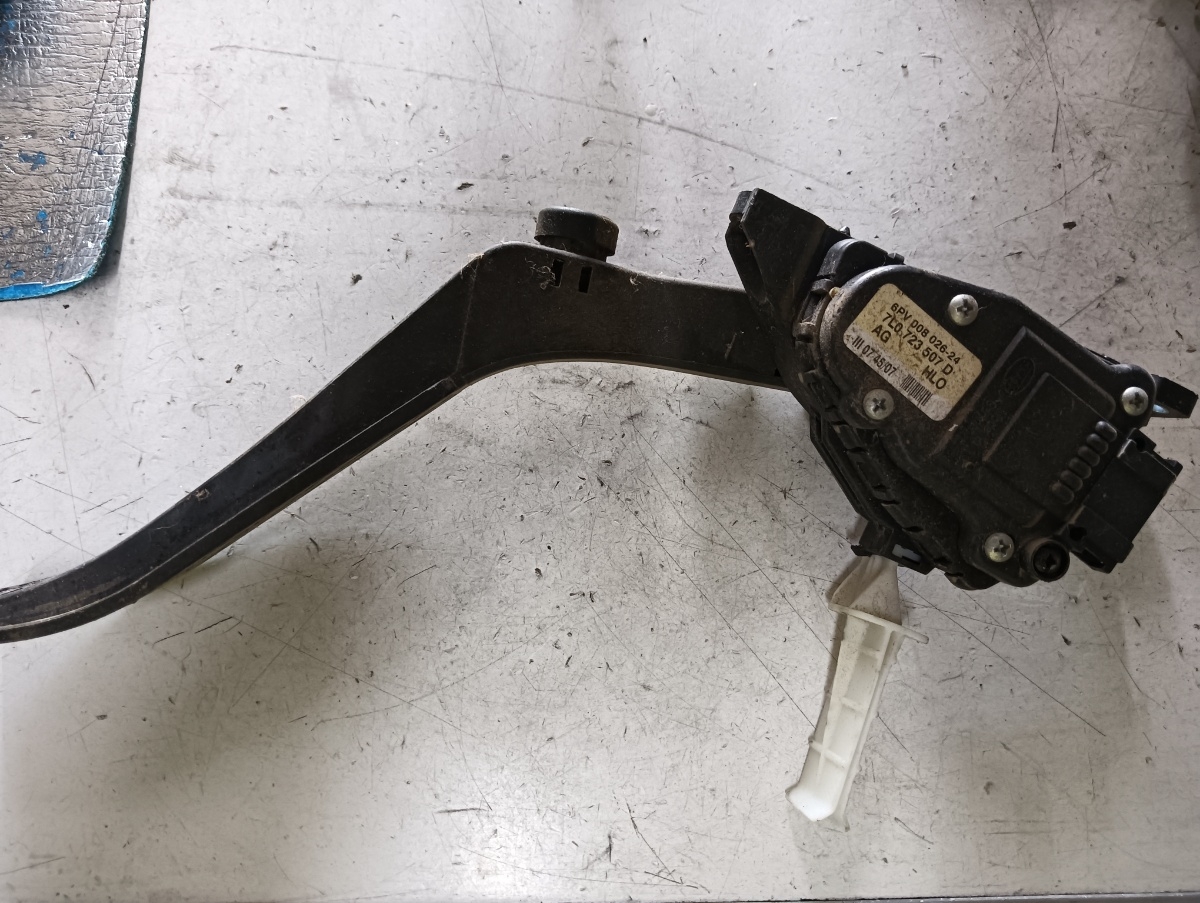 Pedala acceleratie VOLKSWAGEN TOUAREG (7LA, 7L6, 7L7) [ 2002 - 2013 ] V6 TDI (CASA, CASC) 176KW|240HP OEM 7l0723507d