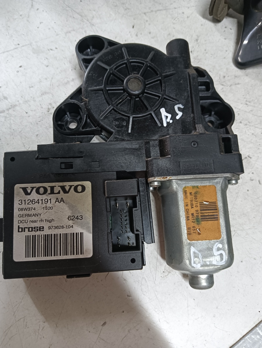 Motoras geam pivotant dreapta spate VOLVO V50 MW, 545 2003 - 2012 31264191aa