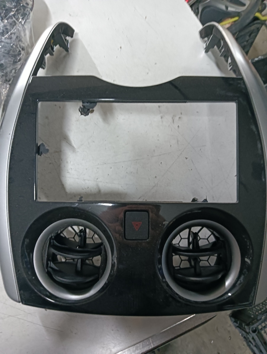 Guri ventilatie fata NISSAN NOTE (E11, NE11) [ 2005 - 2013 ]