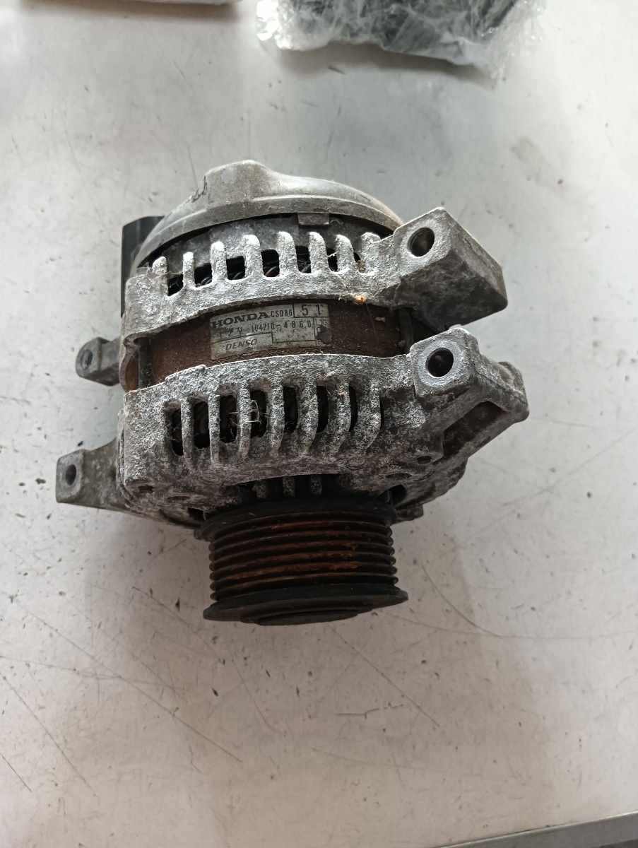 Alternator HONDA CIVIC VIII Hatchback (FN, FK) [ 2005 - > ] OEM 1042104860