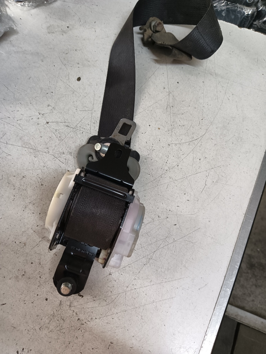 Centura siguranta dreapta spate HONDA CIVIC VIII Hatchback (FN, FK) [ 2005 - > ] OEM 501v97j1ey