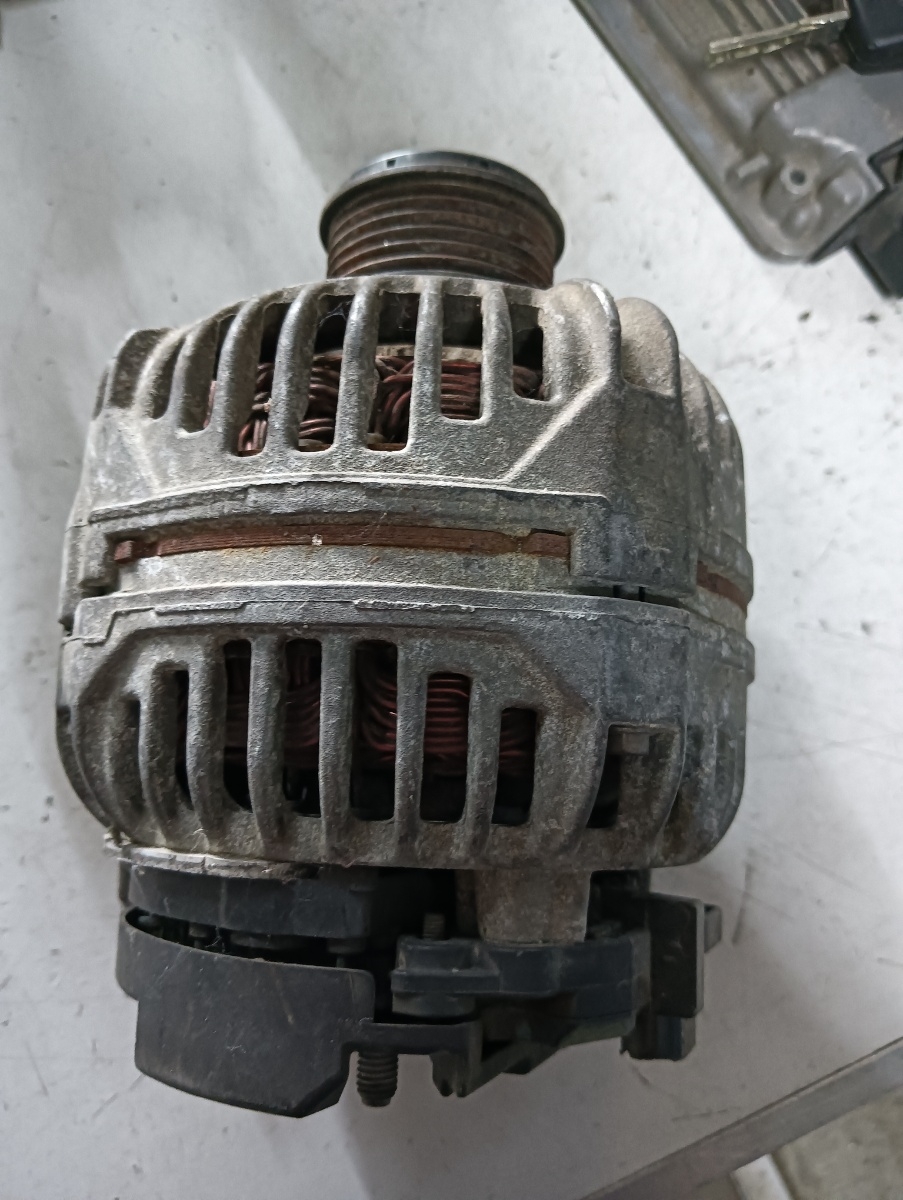 Alternator VOLKSWAGEN TOURAN (5T1) [ 2015 - > ] OEM 06f903023f