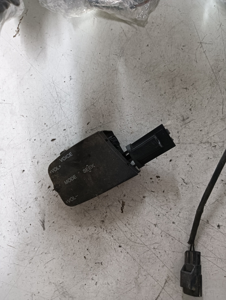 Comenzi volan multimedia  FORD FOCUS II (DA_, HCP, DP) [ 2004 - 2013 ]