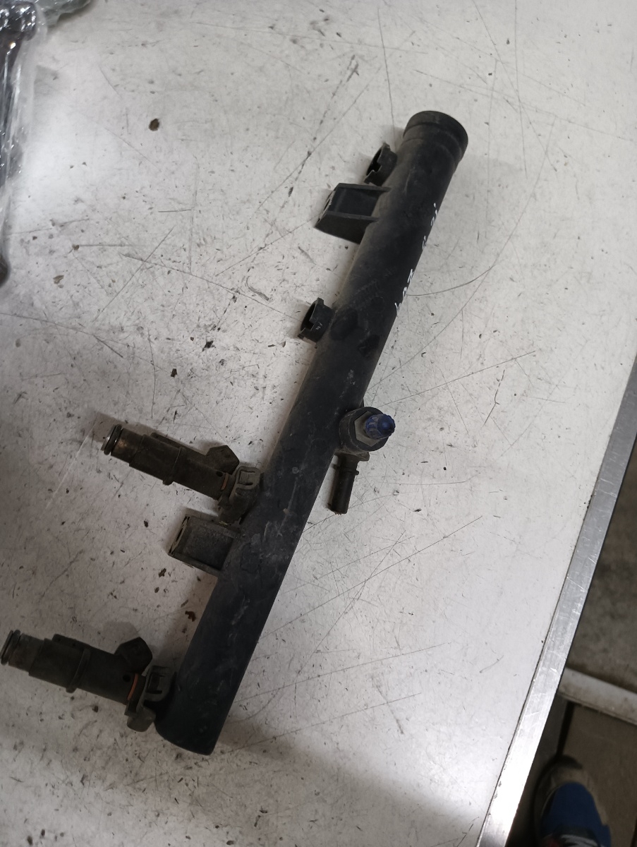 Rampa injectoare PEUGEOT 407 (6D_) [ 2004 - > ] OEM 9628084680