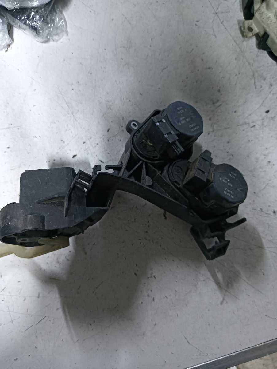 Actuator/motoras clapeta aer AC BMW 3 IV (E46) [ 1998 - 2005 ] OEM 6902852