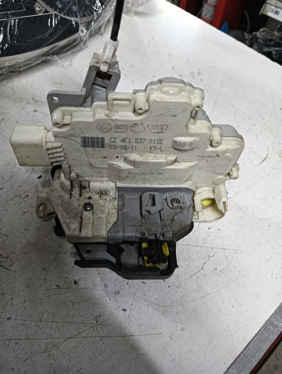 Broasca usa stanga fata AUDI A6/S6 III Saloon (4F2, C6) [ 2004 - 2011 ] OEM 4f1837015e