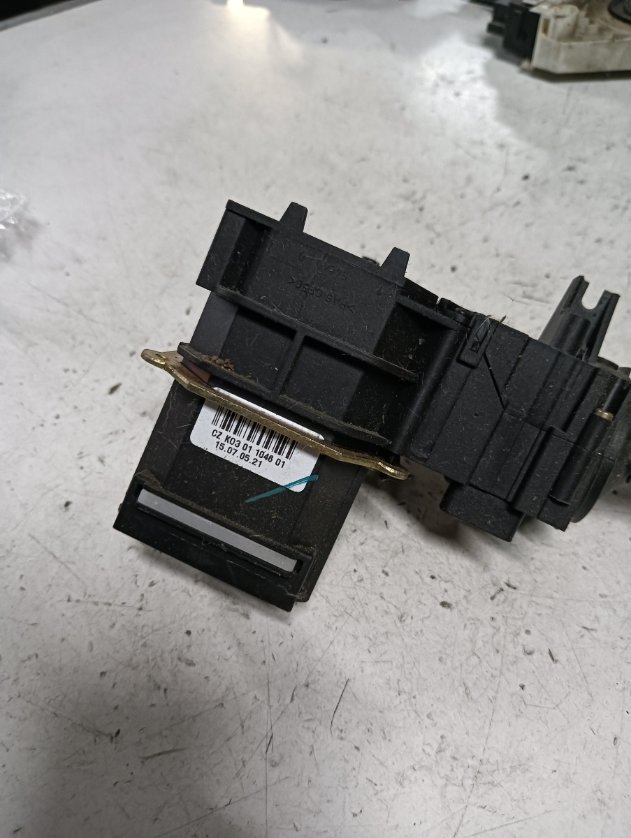 Maneta semnalizare  AUDI A6/S6 III Saloon (4F2, C6) [ 2004 - 2011 ] OEM Czk0301104601 – foto 2