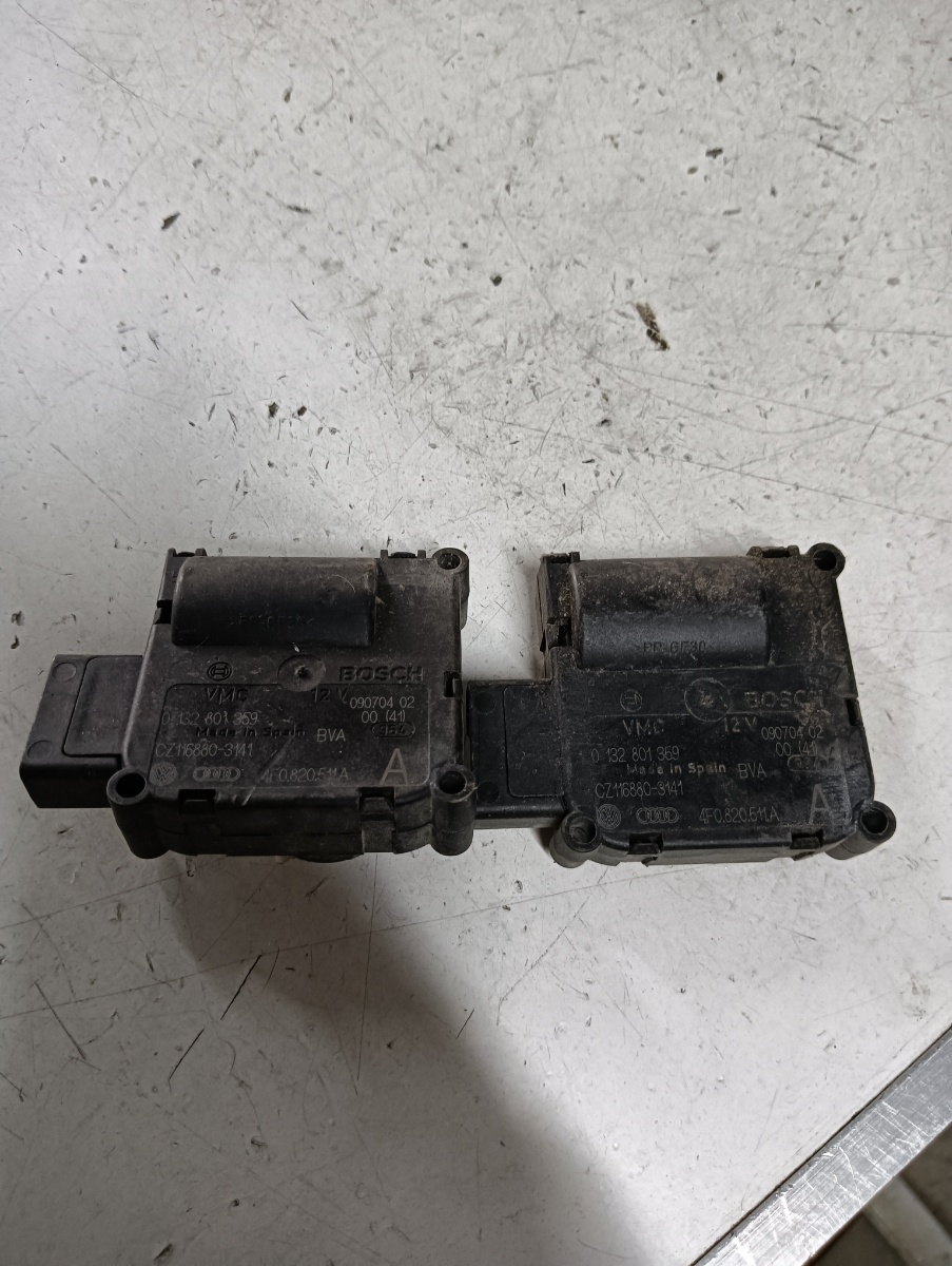 Actuator/motoras clapeta aer AC AUDI A6/S6 III Saloon (4F2, C6) [ 2004 - 2011 ] OEM 0132801359