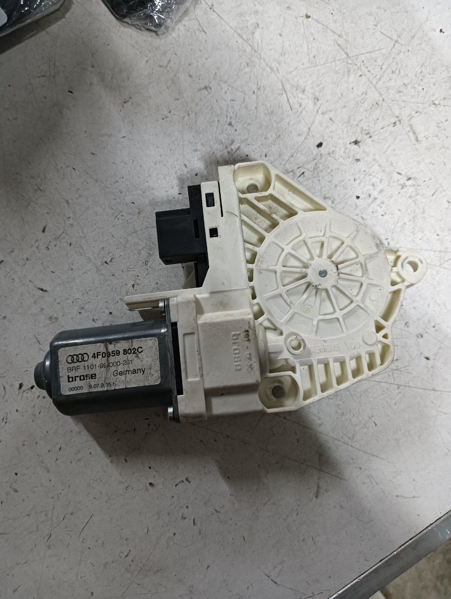 Motoras geam pivotant dreapta spate AUDI A6/S6 III Saloon (4F2, C6) [ 2004 - 2011 ] OEM 4f0959802c