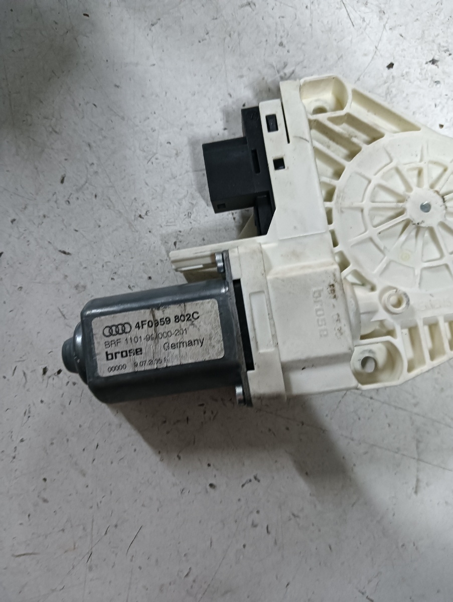 Motoras geam pivotant dreapta spate AUDI A6/S6 III Saloon (4F2, C6) [ 2004 - 2011 ] OEM 4f0959802c – foto 2