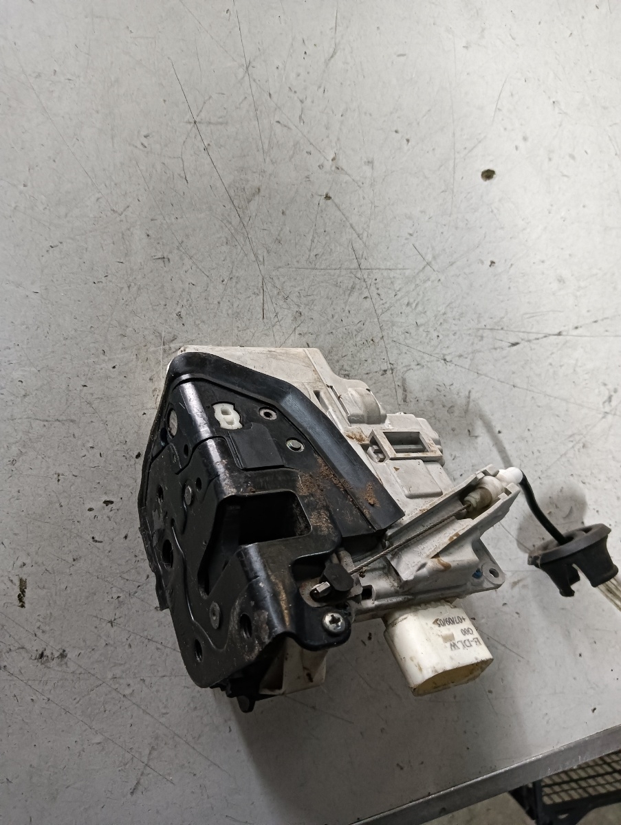 Broasca usa stanga fata AUDI A6/S6 III Saloon (4F2, C6) [ 2004 - 2011 ] OEM 4f1837015
