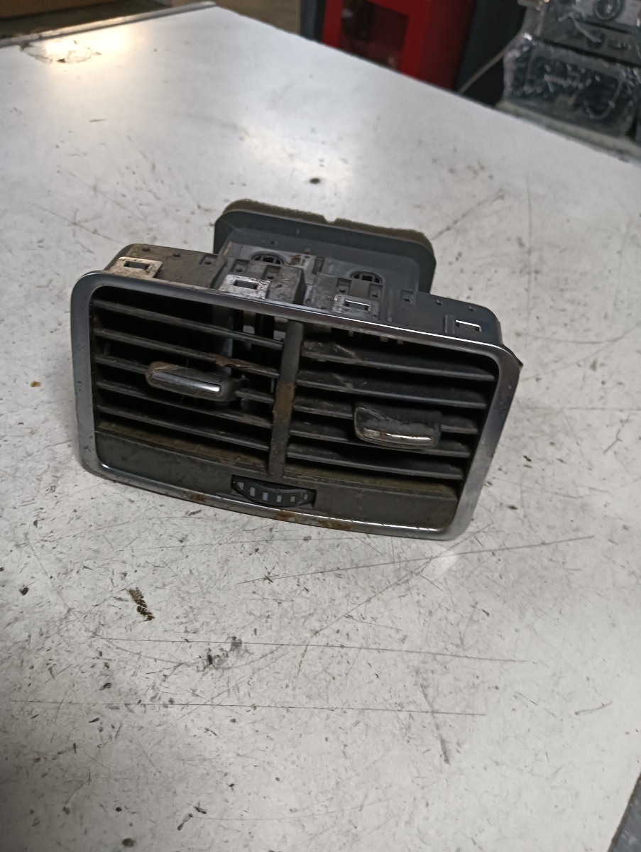 Guri ventilatie  spate AUDI A6/S6 III Saloon (4F2, C6) [ 2004 - 2011 ]