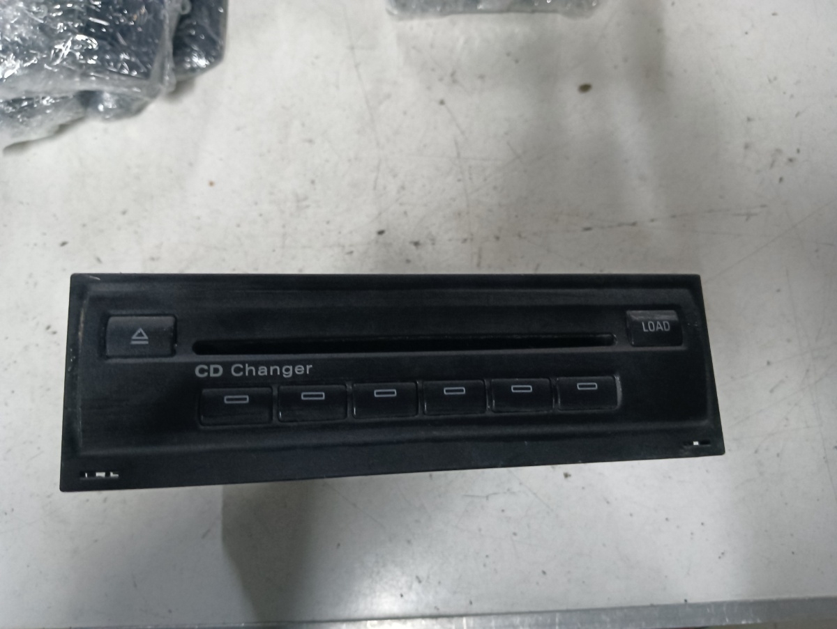 Magazie CD  AUDI A6/S6 III Saloon (4F2, C6) [ 2004 - 2011 ] OEM 4e0035111a