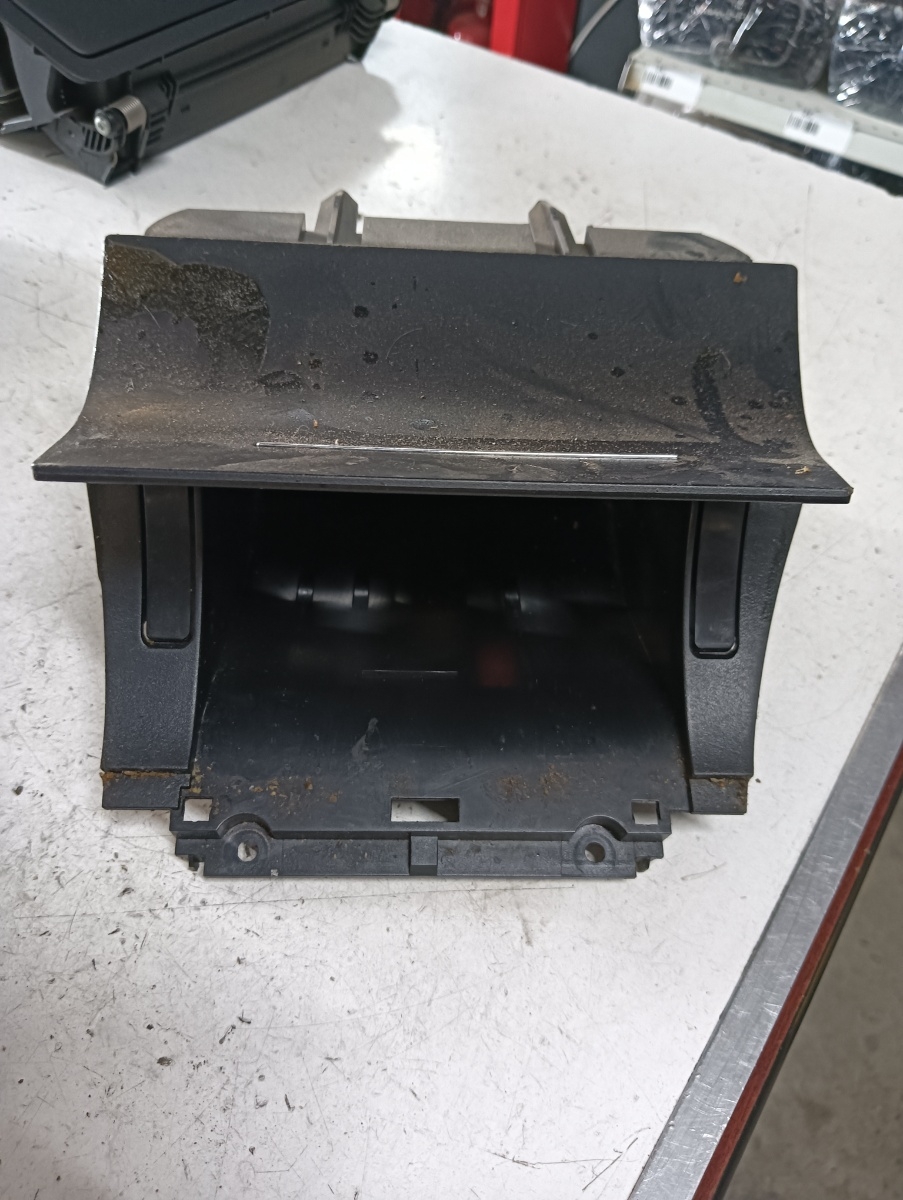 Compartiment depozitare  SKODA OCTAVIA II Combi (1Z5) [ 2004 - 2013 ] OEM 1z1863077a – foto 2