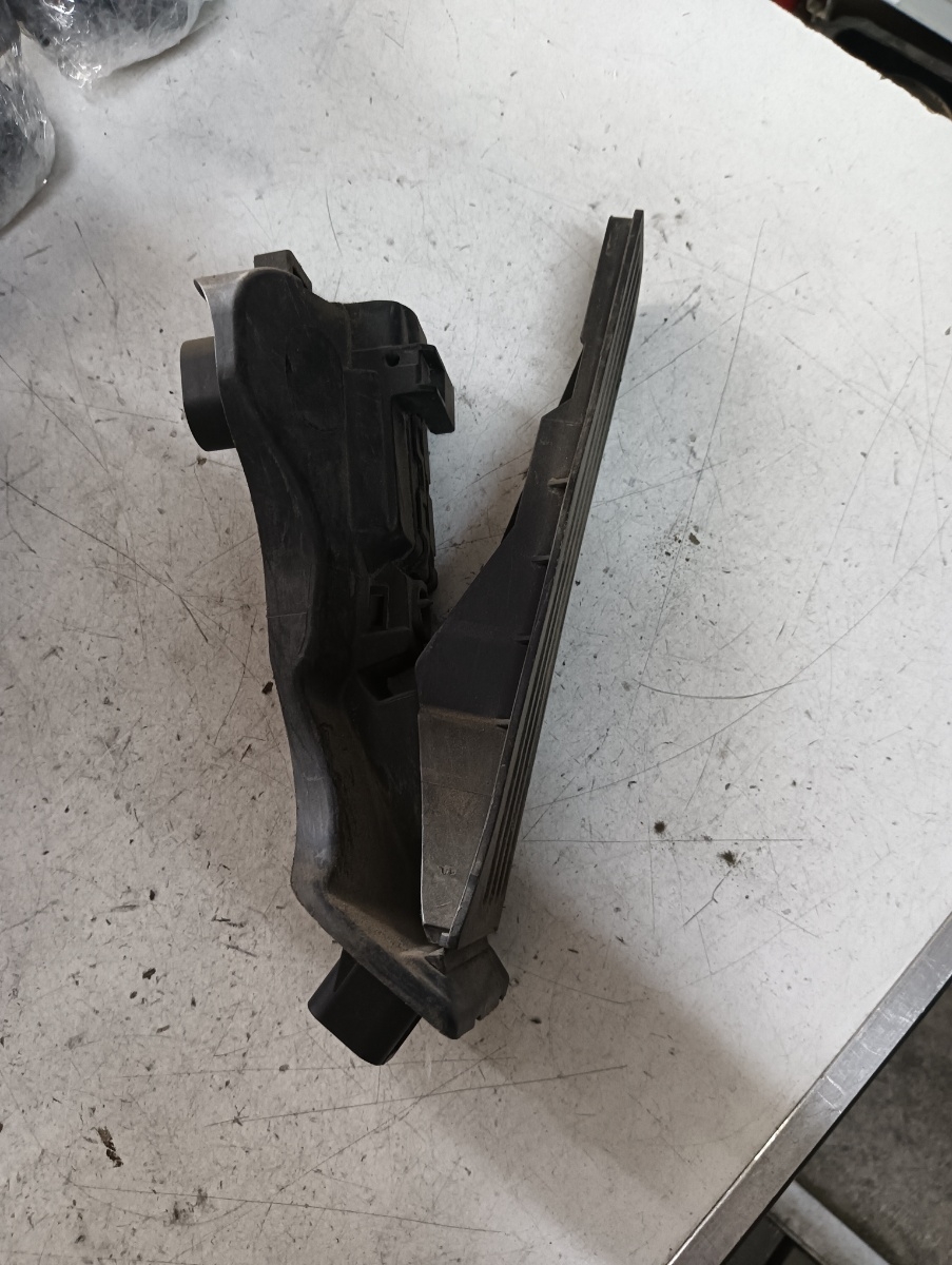 Pedala acceleratie  SKODA OCTAVIA II Combi (1Z5) [ 2004 - 2013 ] OEM 1k1721503p