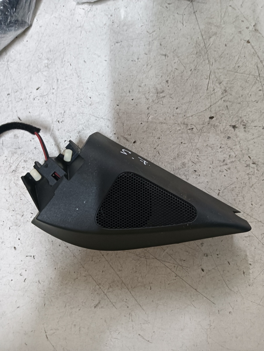 Tweeter  stanga fata VOLKSWAGEN PASSAT (3C2) [ 2005 - 2010 ]