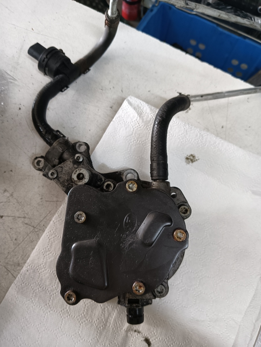 Pompa vacuum  VOLKSWAGEN PASSAT (3C2) [ 2005 - 2010 ] TDI (BMP) 103KW|140HP