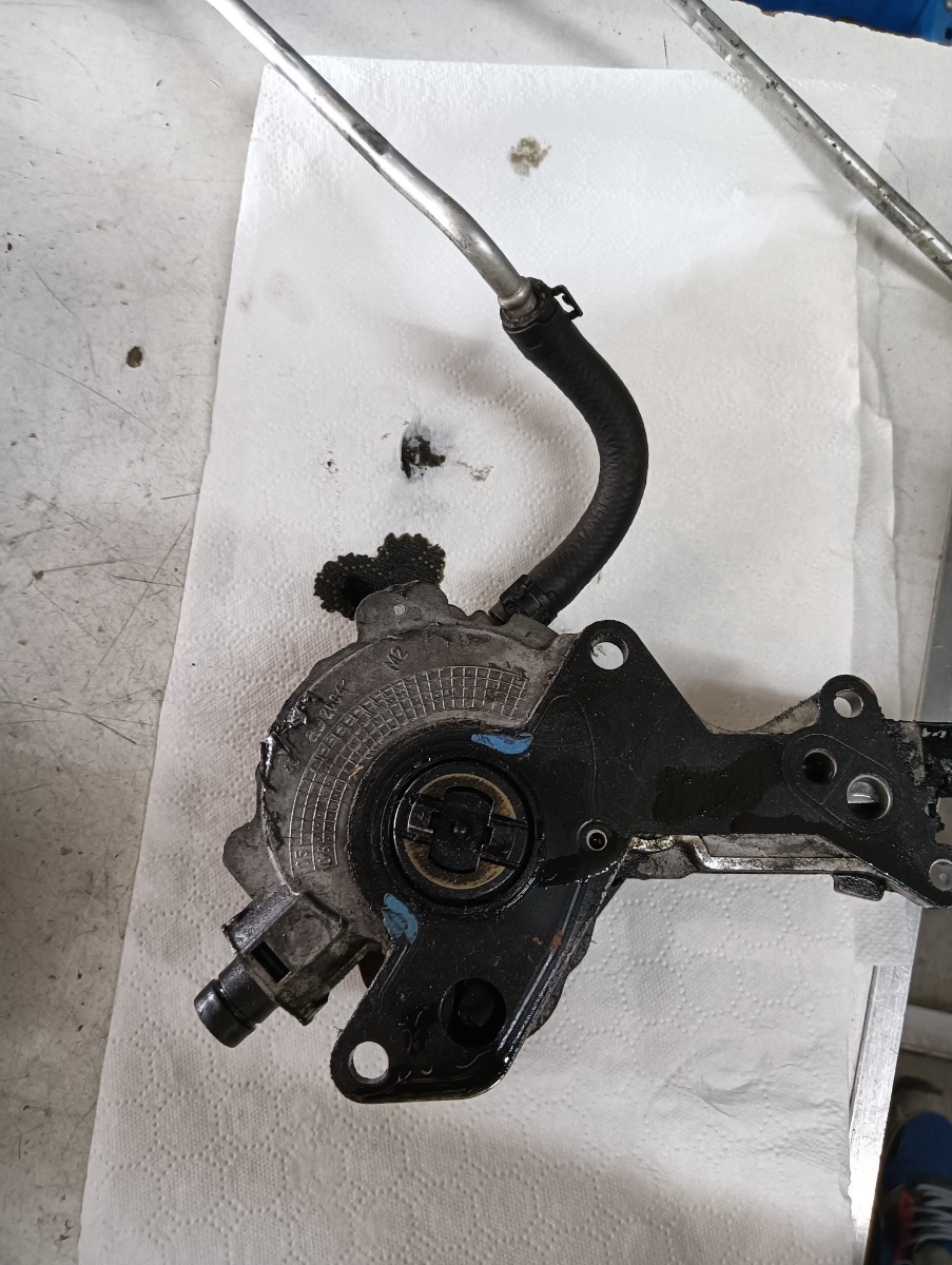 Pompa vacuum  VOLKSWAGEN PASSAT (3C2) [ 2005 - 2010 ] TDI (BMP) 103KW|140HP – foto 2