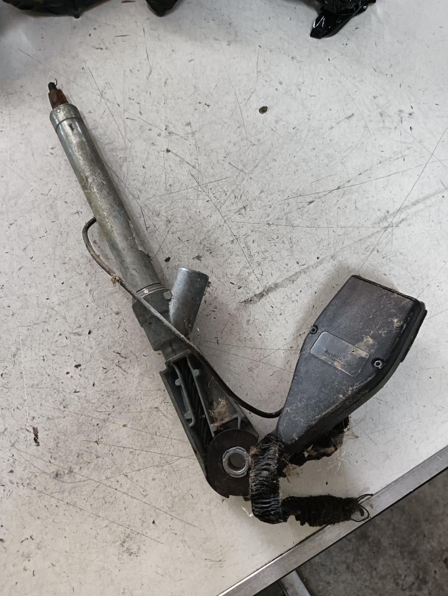 Pretensionare  dreapta fata RENAULT MEGANE II (BM0/1_, CM0/1_) [ 2001 - 2012 ]