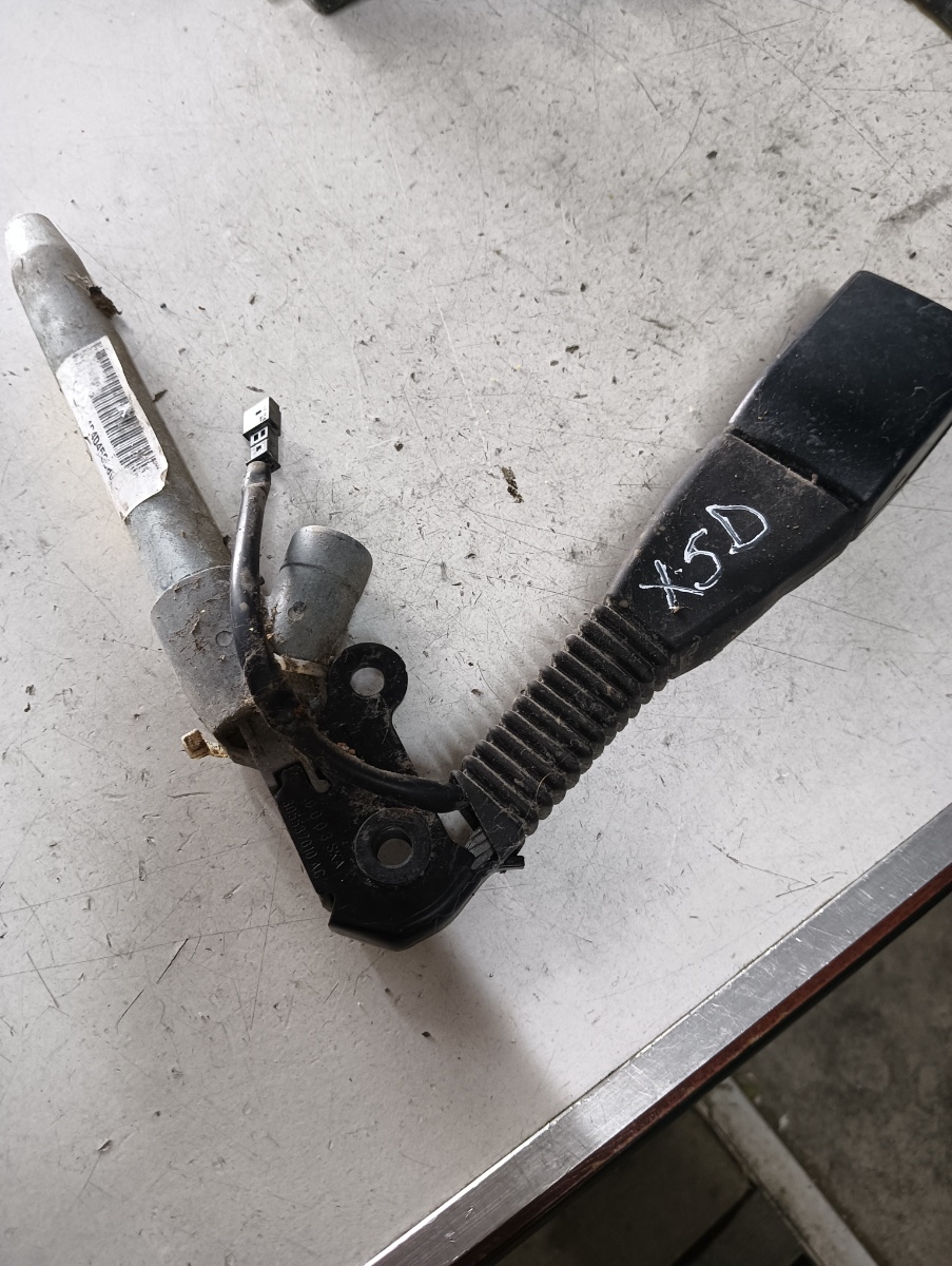 Pretensionare  dreapta fata BMW X5 II (E70) [ 2006 - 2013 ]