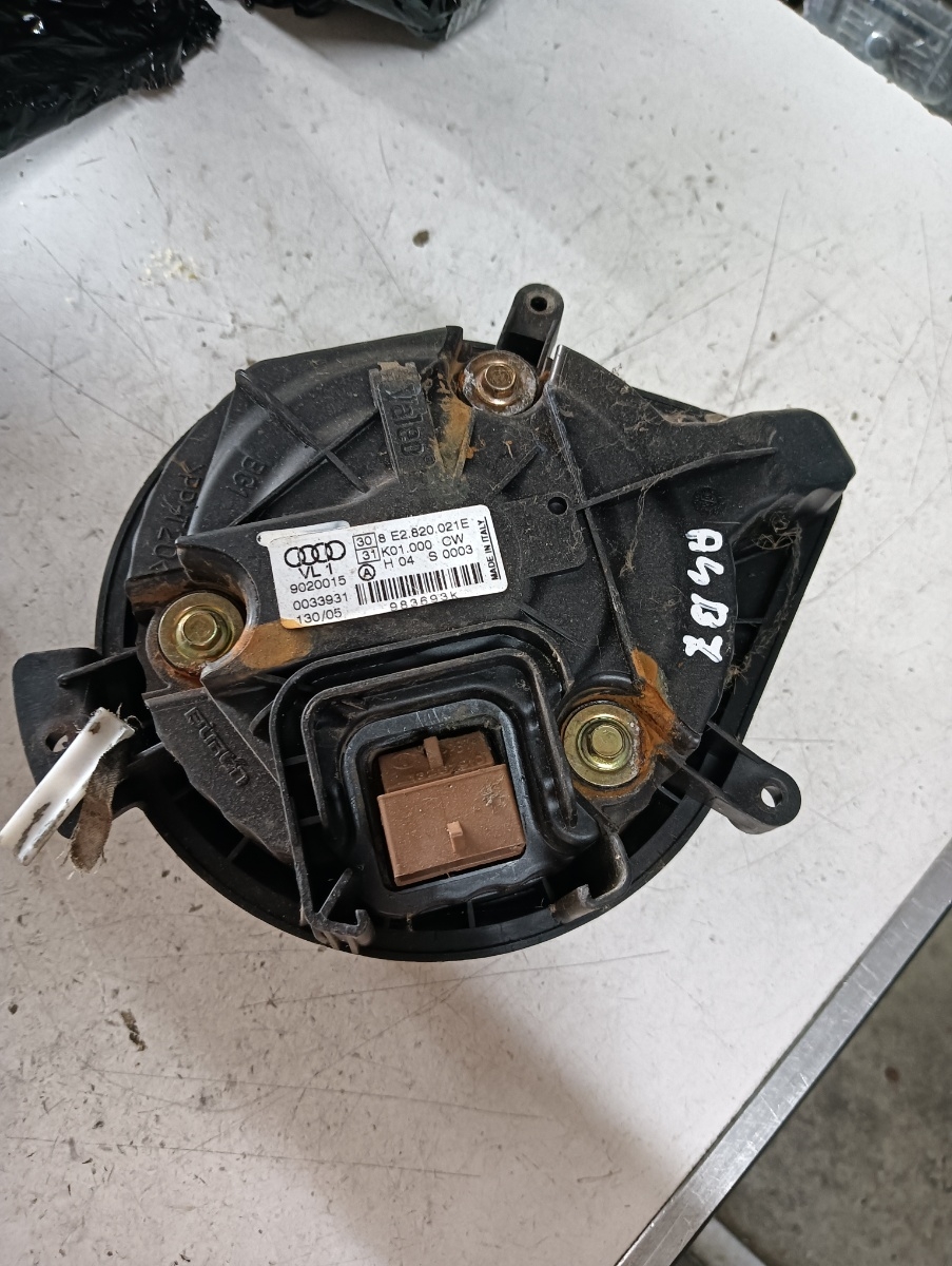 Aeroterma AUDI A4 III (8EC, B7) [ 2004 - 2008 ] OEM 8e2820021e