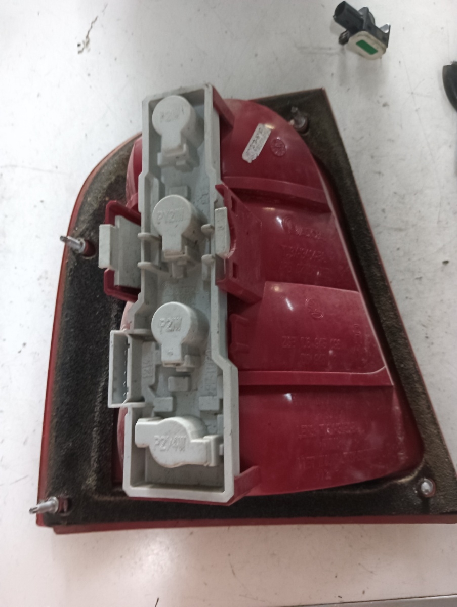 Lampa spate / stop dreapta spate SKODA OCTAVIA (1U2) [ 1996 - 2010 ] OEM 1u6945096 – foto 2