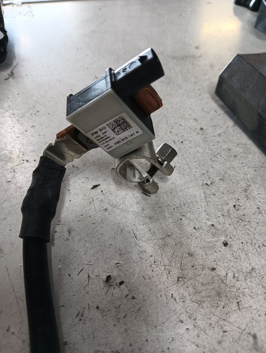 Borna baterie VOLKSWAGEN (SVW) PASSAT (B8) [ 2016 - > ] OEM 3q0915181a – foto 2