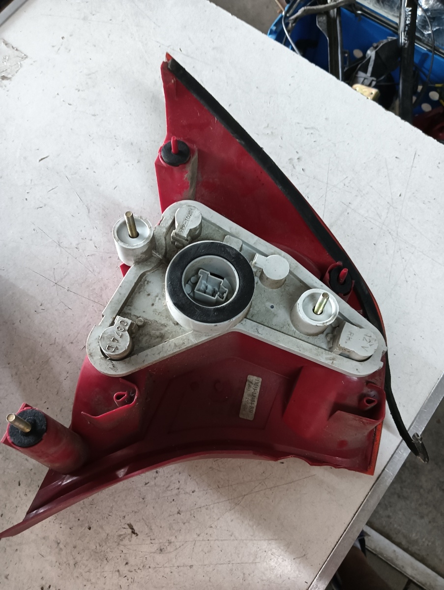 Lampa spate / stop dreapta spate FORD FOCUS Hatchback  (DAW, DBW) [ 1998 - 2007 ] – foto 2