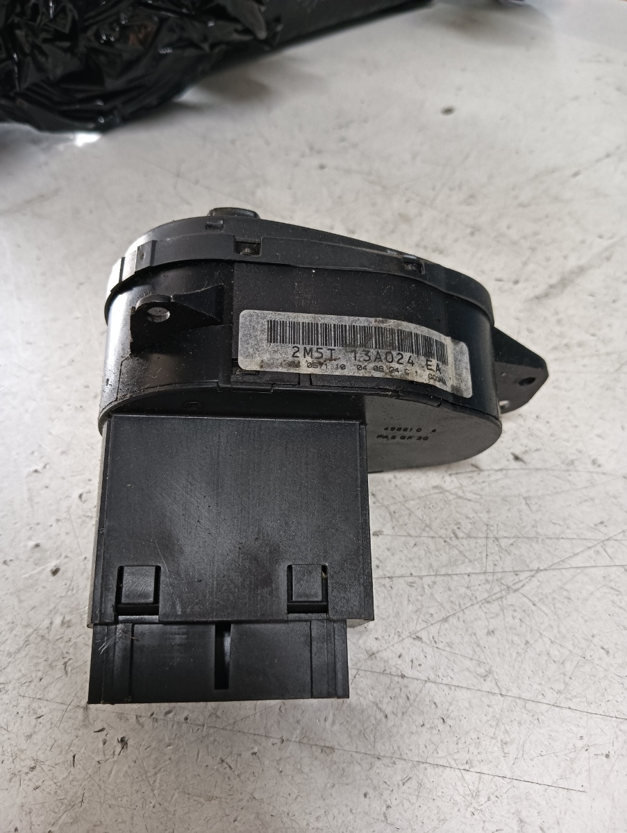 Bloc lumini FORD FOCUS Hatchback  (DAW, DBW) [ 1998 - 2007 ] OEM 2m5t13a024ea – foto 2