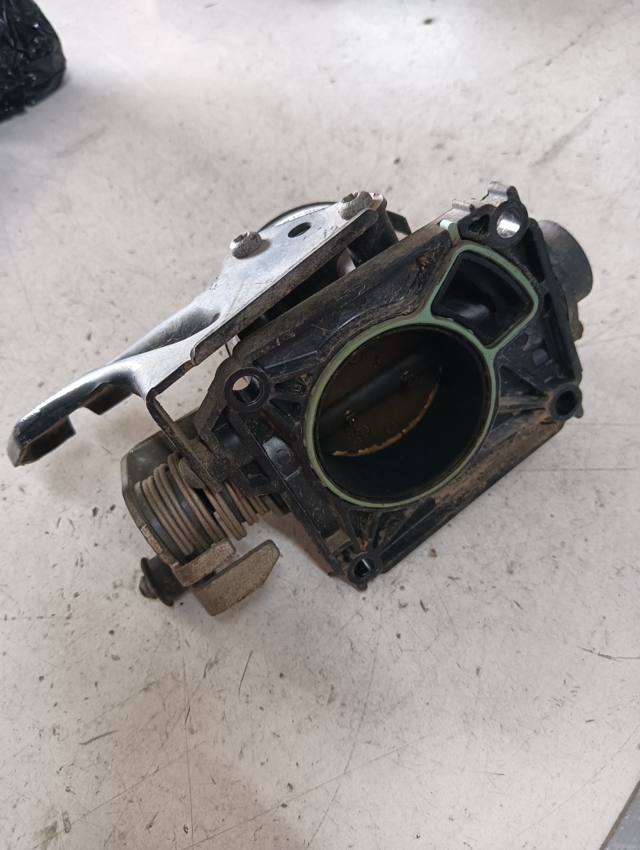 Clapeta acceleratie  FORD FOCUS Hatchback  (DAW, DBW) [ 1998 - 2007 ] OEM 988f9b989 – foto 2