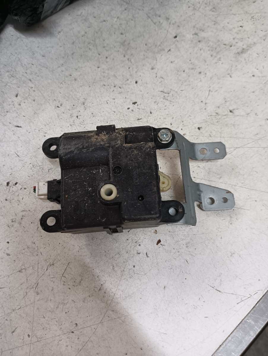 Actuator/motoras clapeta aer AC NISSAN PRIMERA III (P12) [ 2002 - > ]