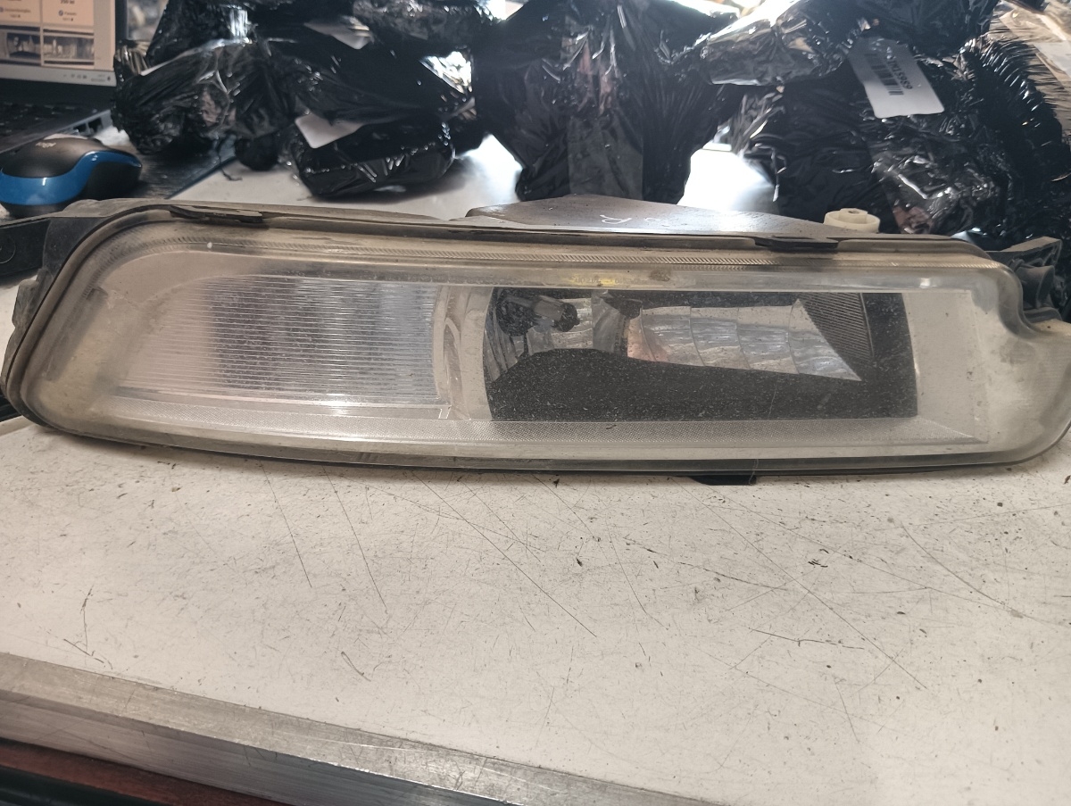 Proiector ceata dreapta fata VOLKSWAGEN PASSAT 3G2 2014 -> 3g0941662h
