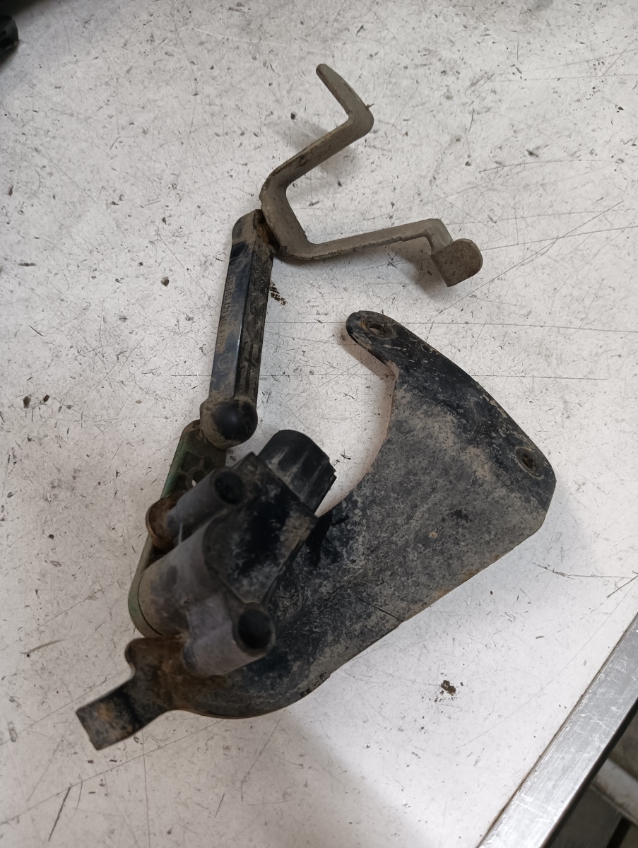 Senzor lumini xenon stanga fata VOLKSWAGEN GOLF V Variant (1K5) [ 2007 - 2009 ] OEM V10720055