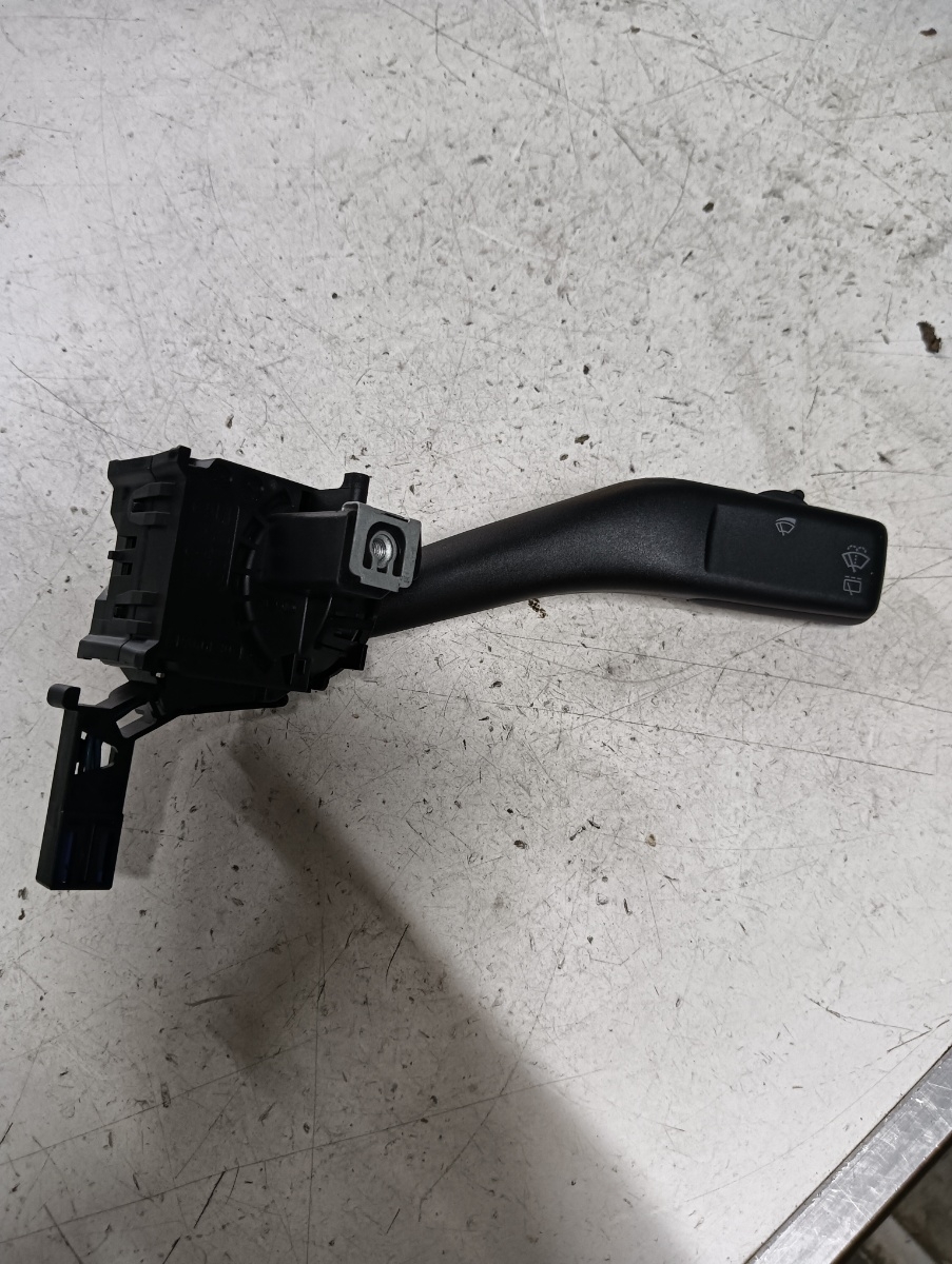 Maneta stergatoare  VOLKSWAGEN GOLF V Variant (1K5) [ 2007 - 2009 ] OEM 1k0953519