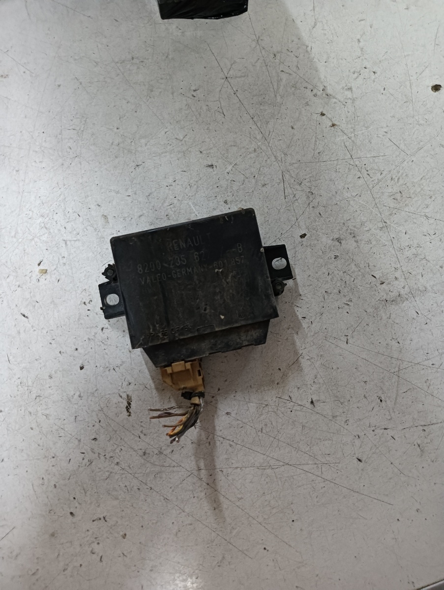 Modul senzori parcare RENAULT LAGUNA II (BG0/1_) [ 2001 - 2007 ] OEM 8200235627