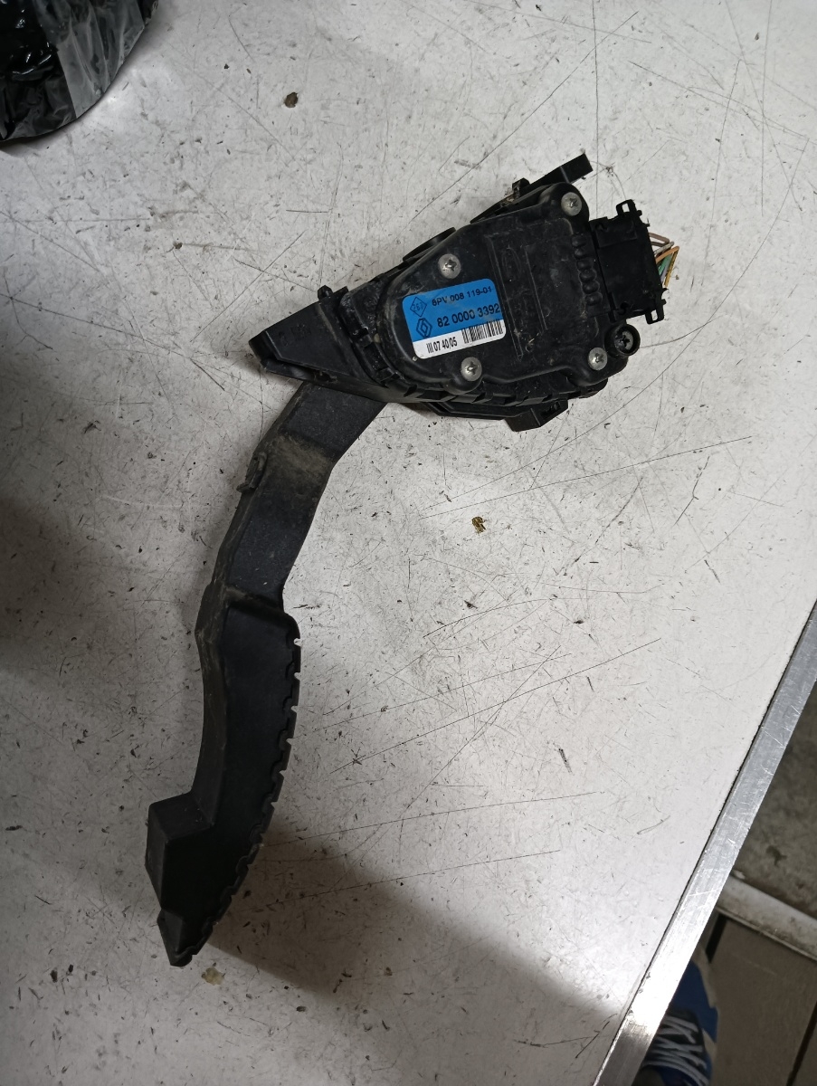 Pedala acceleratie  RENAULT LAGUNA II (BG0/1_) [ 2001 - 2007 ] OEM 8200003392