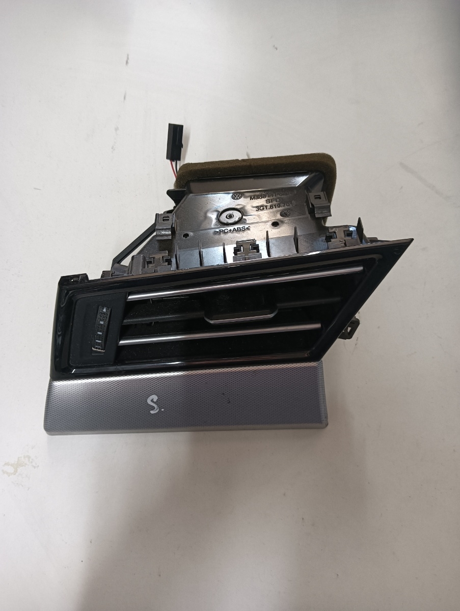 Guri ventilatie stanga fata VOLKSWAGEN PASSAT 3G2 2014 - > 3g1819701