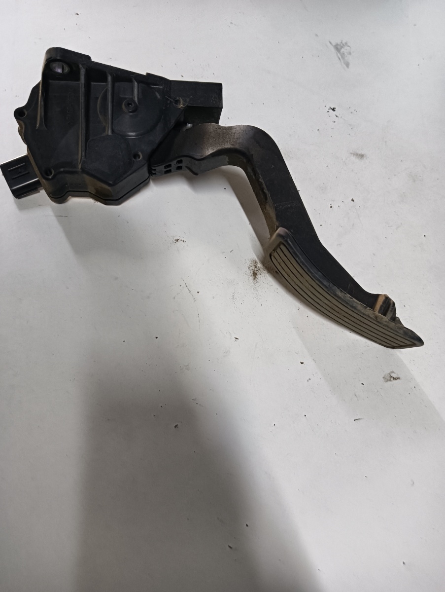 Pedala acceleratie  SUBARU FORESTER II SG 2002 - 2012 2.0 X AWD EJ201, EJ204 – foto 2