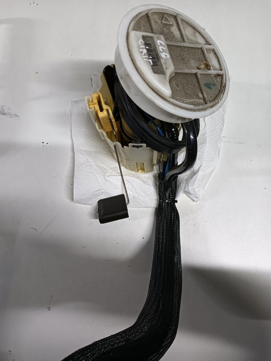 Pompa combustibil  MERCEDES-BENZ CLS C219 2004 - 2011 3.0 CLS 320 CDI OM 642.920 1582881001